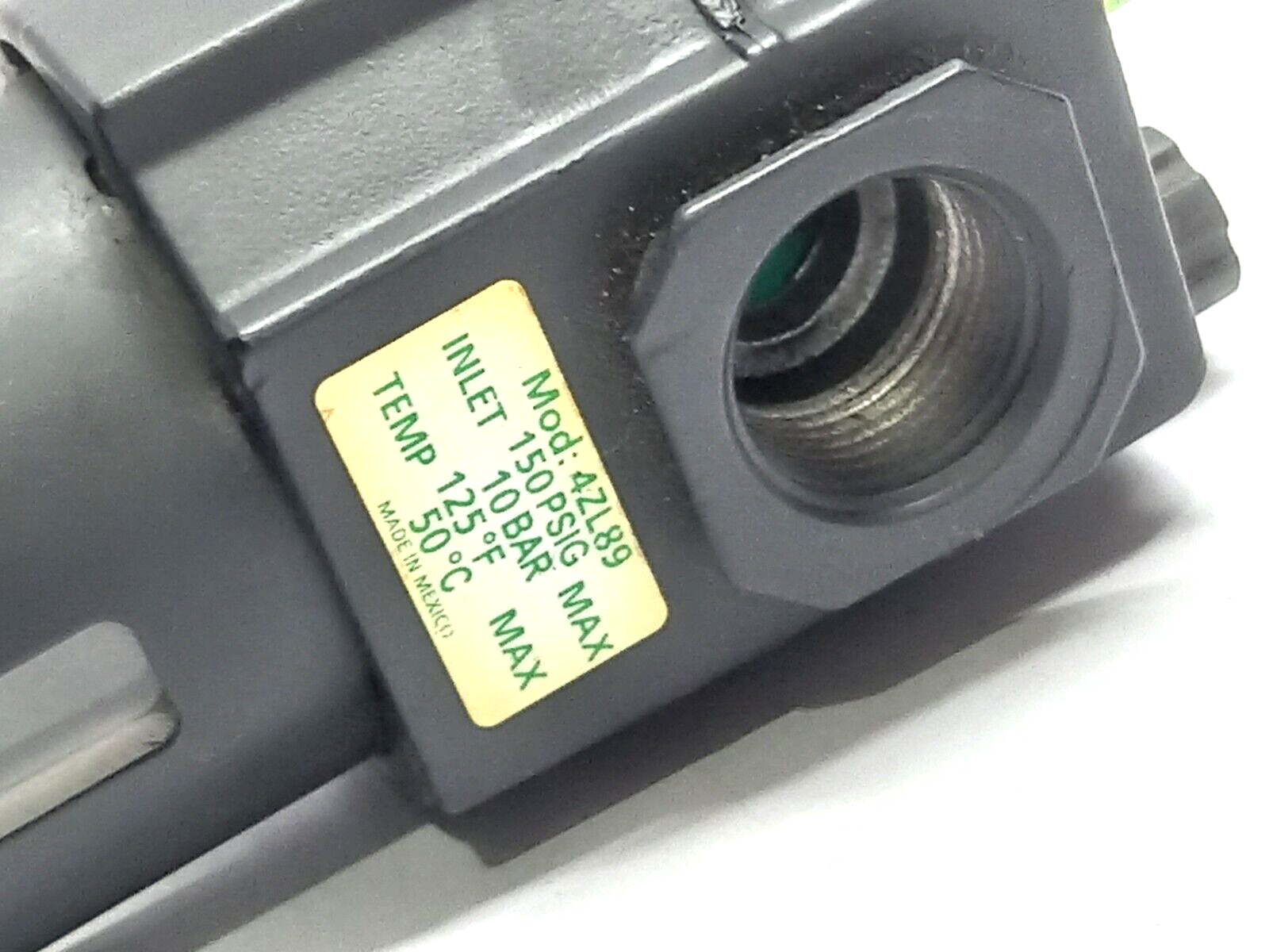 Speedaire 4ZL89 Lubricator Inlet 150 PSIG 10 Bar Max Temp 125◦F 50◦C Max