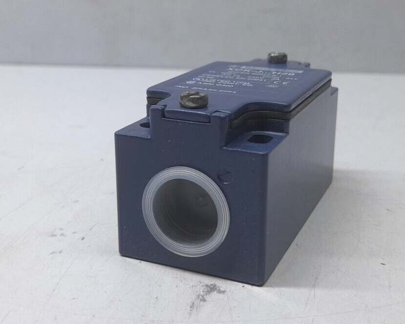 Telemecanique ZCK-J1H29 Limit Switch / XCK-J…H29 / ZCKJ1H29