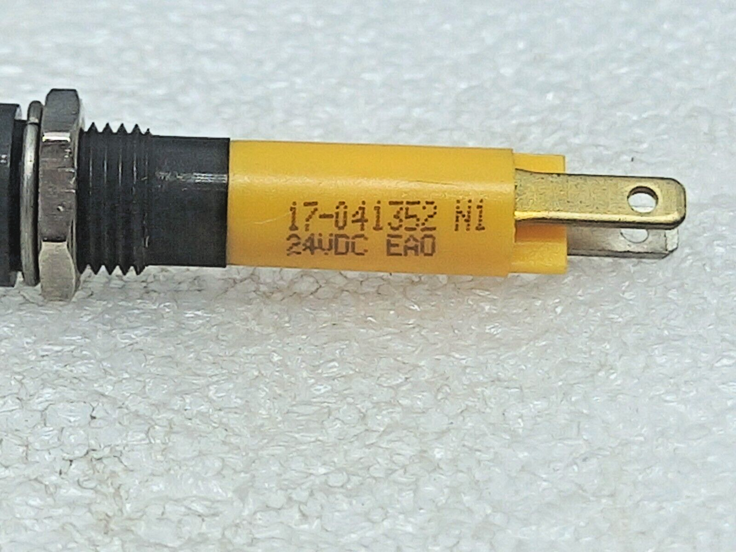 17-041352 Yellow Led Light 24VDC 22MA 8MM Hamworthy SN53-60 2PCs In Lot
