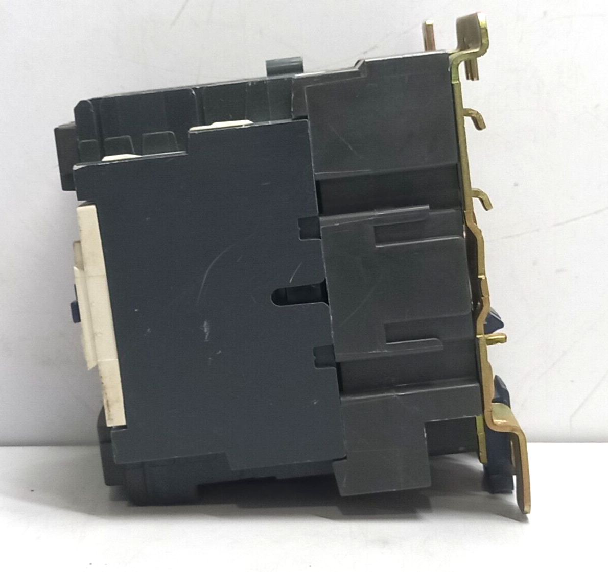 Telemecanique LC1 D40 Contactor Schneider LC1 D4011 I:60A LX1 D6 P7 230V 50/60Hz