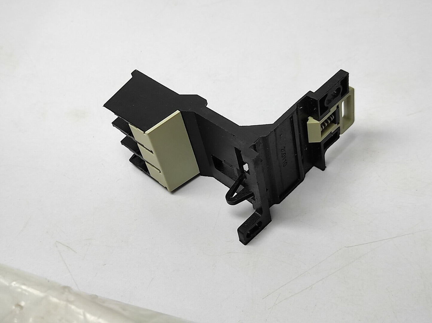 Toshiba LA7D10646J Adaptor 559-41010 Toshiba Schneider Electric