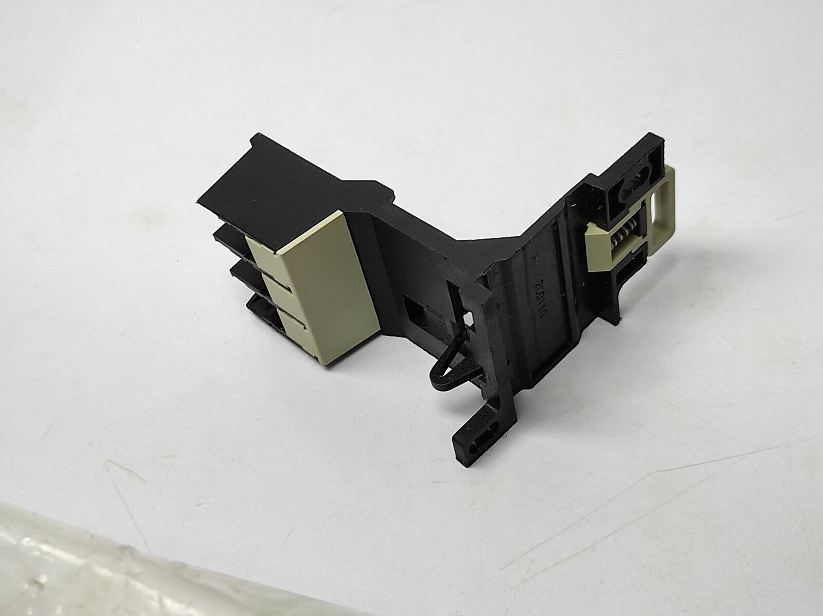 Toshiba LA7D10646J Adaptor 559-41010 Toshiba Schneider Electric