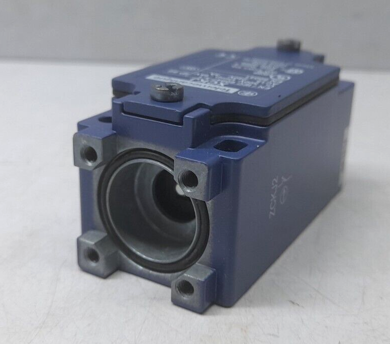 Telemecanique XCKJ Limit Switch / ZCKJ2 / AC15 240V 3A