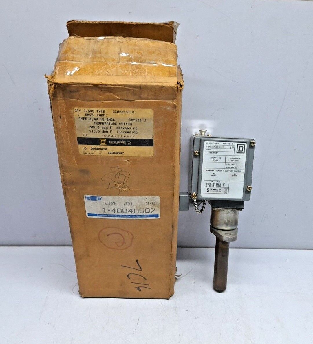 Square D 9025 GZW23-5113 Ser C Temperature Switch 40040507 EMD 1-40040507