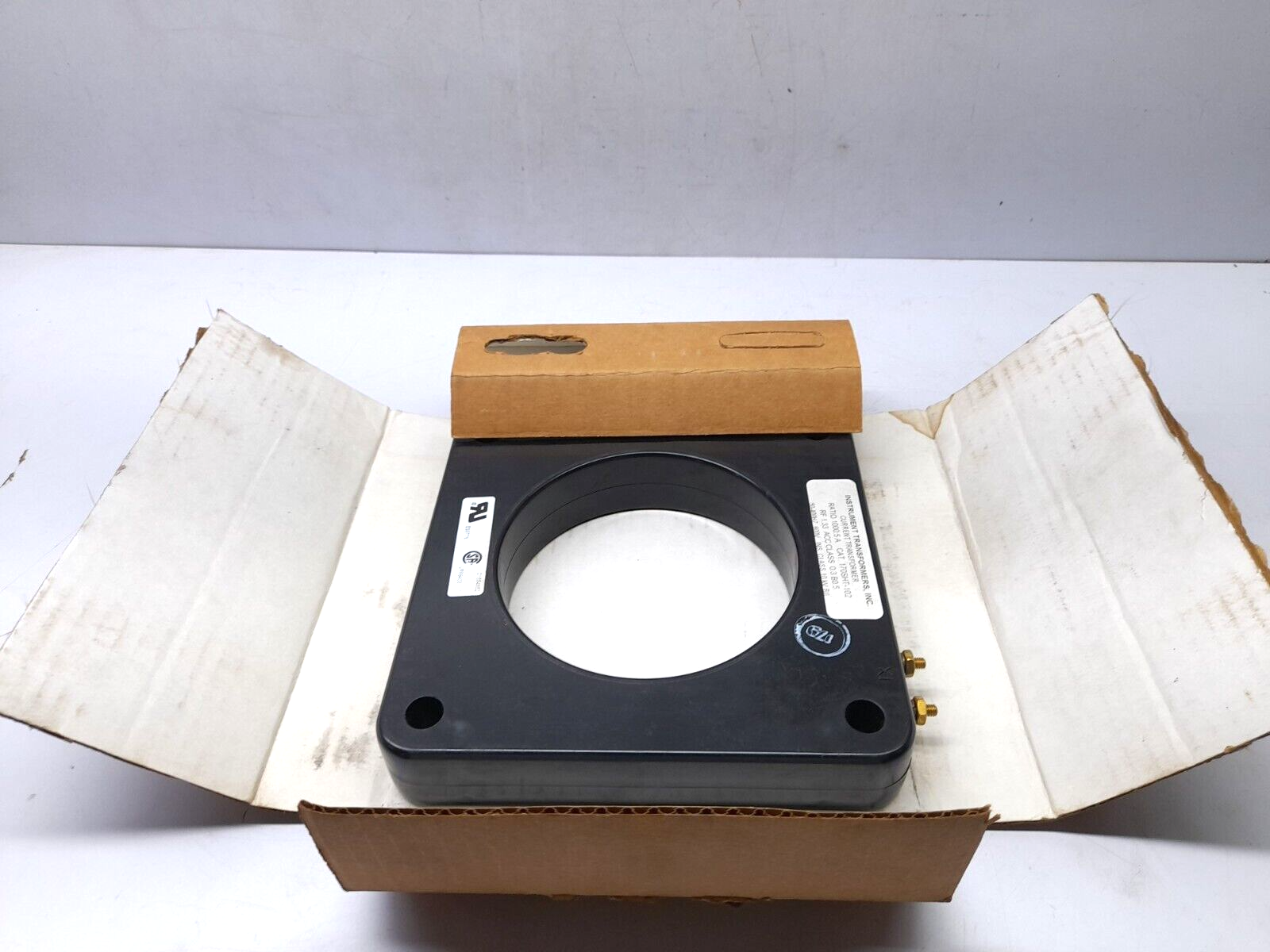 Instruments Transformer 170SHT-102 Current Transformer 1000:5 A 50-400Hz 600V