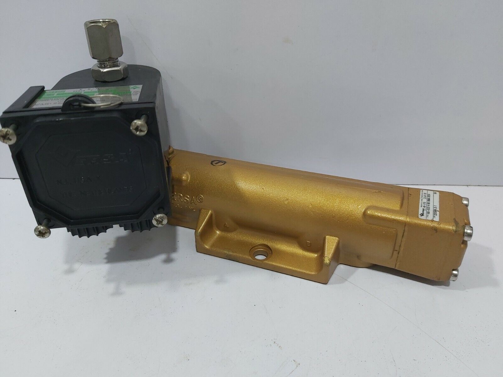 Versa VSG-4532-H-MS-XMAA-D024 Air Solenoid Valve VSG4532HMSXMAAD024