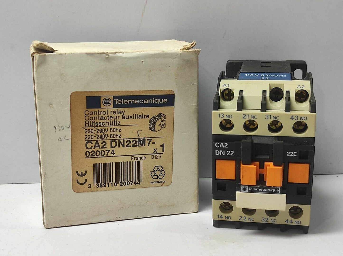 Telemecanique CA2 DN22F7 Control Relay 110V 50/60Hz CA2DN22 Ith 10A Ui 1000V Ui