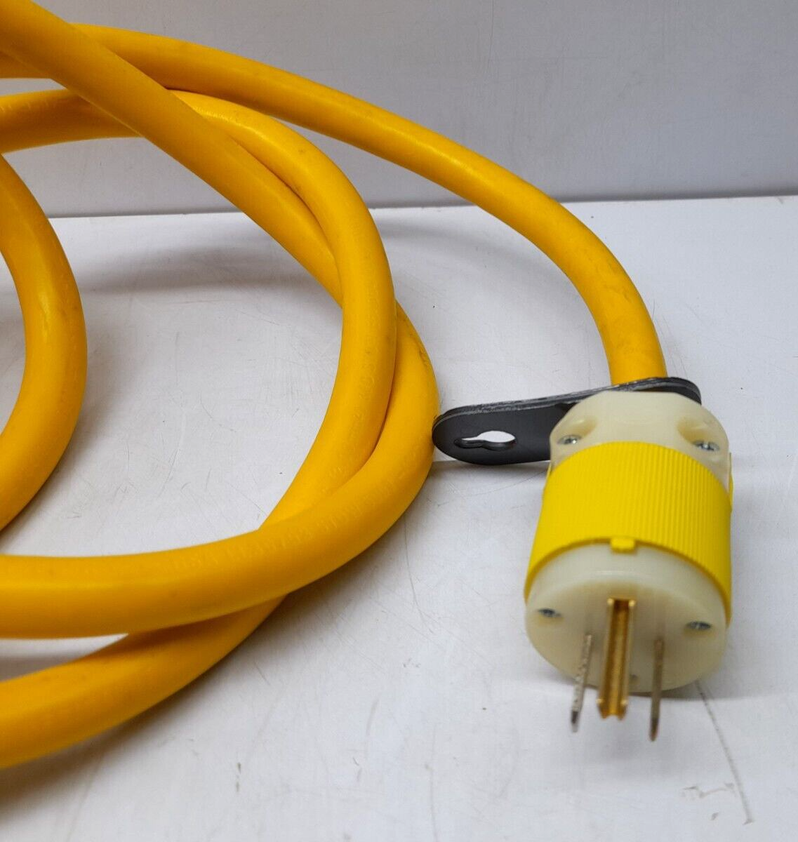 Hubbell GFP15M Ground Fault Circuit Interrupter Class A 120V 1800W 15A 60Hz Circ