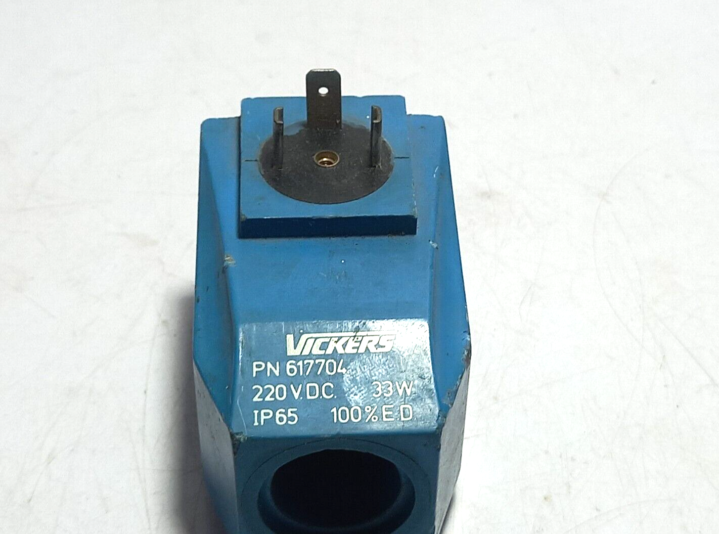 Vickers 617704 Solenoid Coil 220VDC 33W