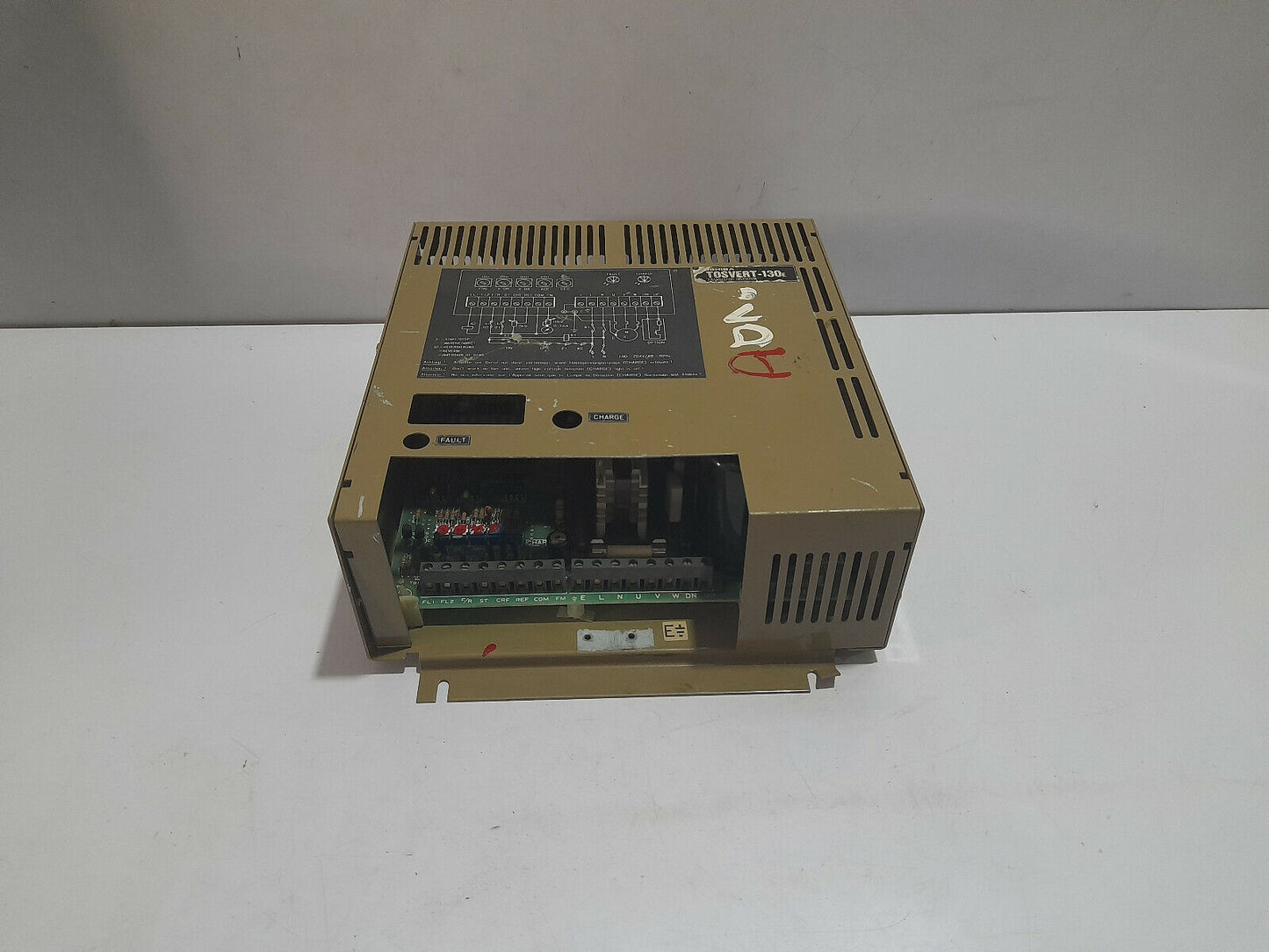 Toshiba Tosvert-130E Transistor Inverter IN IPH 22/240V 50/60Hz OUT 0.75kVA 