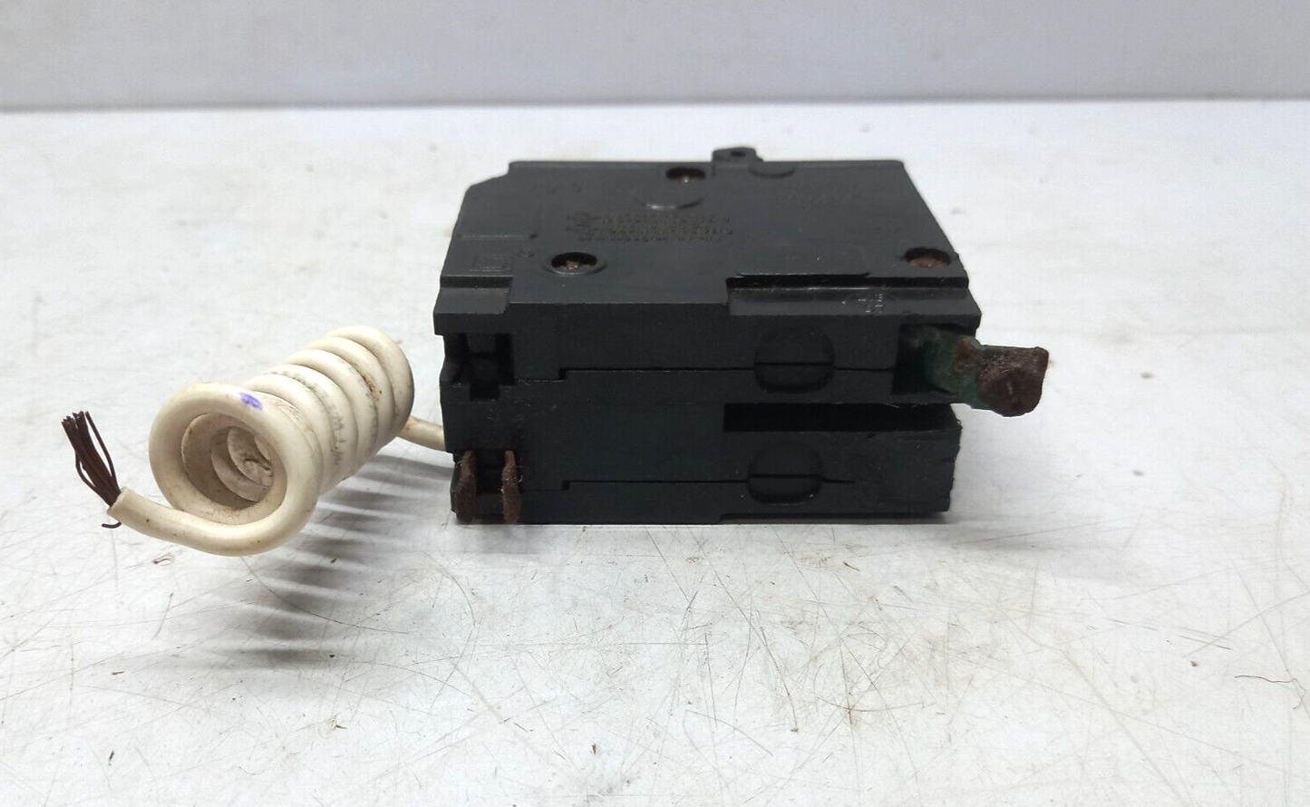 Square D QOB220SW Bolt-On Circuit Breaker 2P 20A 120V 50/60Hz Schneider Electric