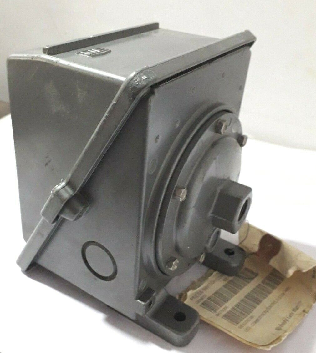 United Electric Controls J400-440 0-2"WC/0-5Kpa 225Psi/1.5Mpa  Pressure Switch 