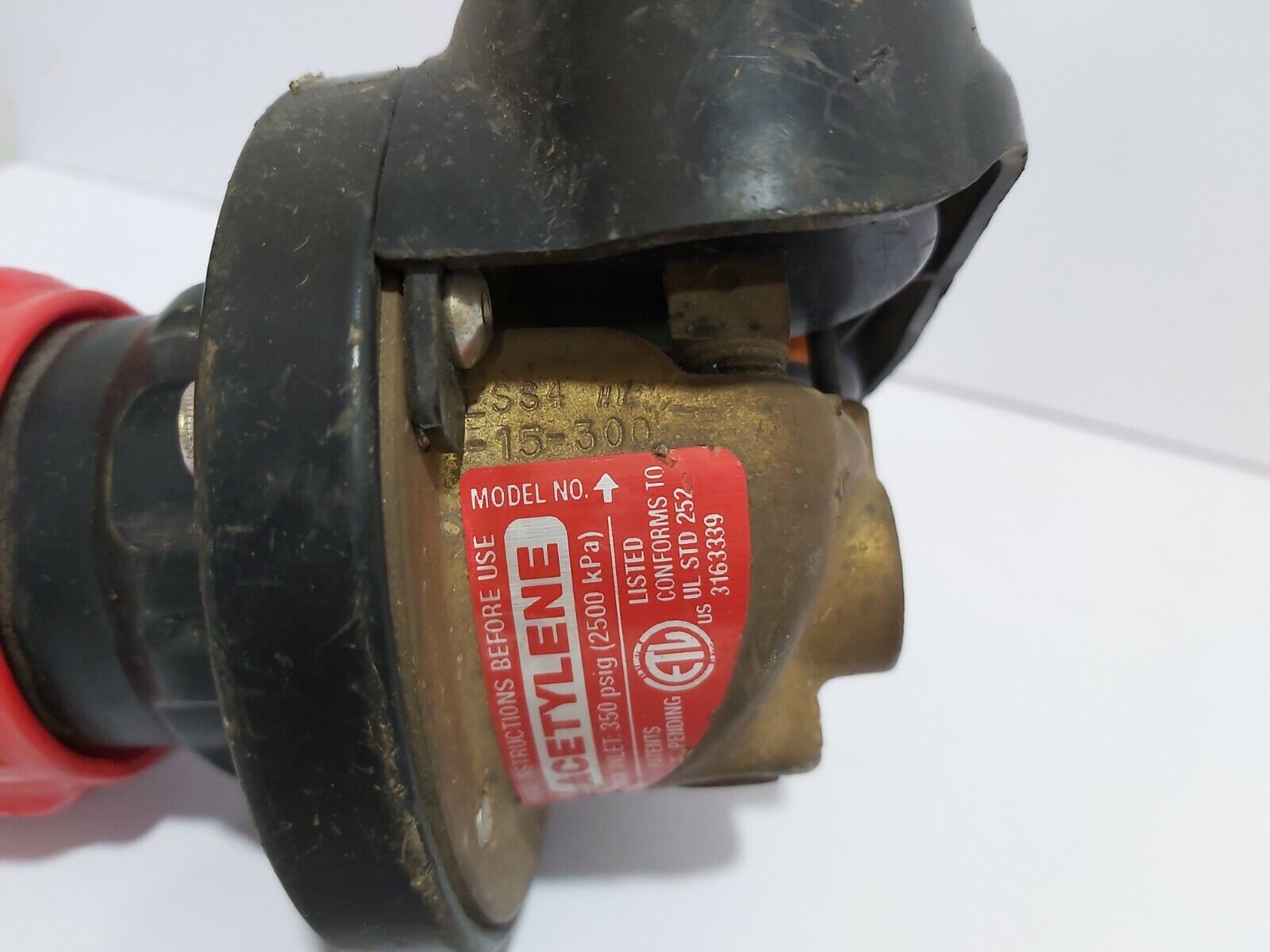 VICTOR EDGE SERIES ACETYLENE ESS4 REGULATOR 