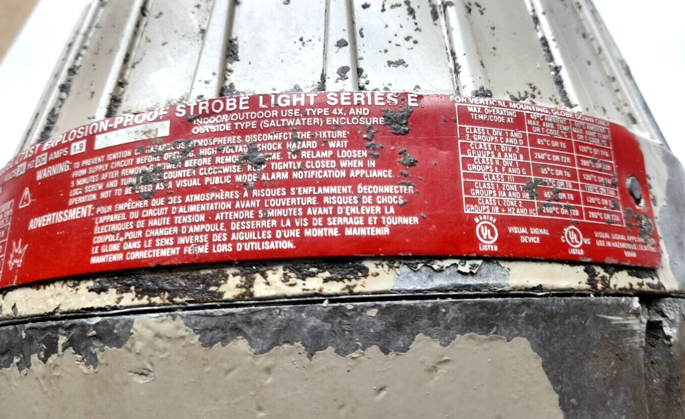 Federal Signal 27XST Explosion Proof Strobe Warning light Amber Ser E 24VDC 1.9A