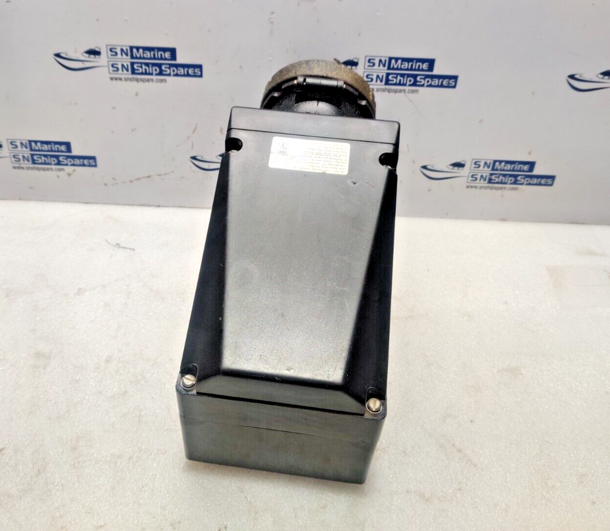 CEAG GHG5124407R0001 Wall Socket 32A-7H 500V~ Ui: 690V 3P+E