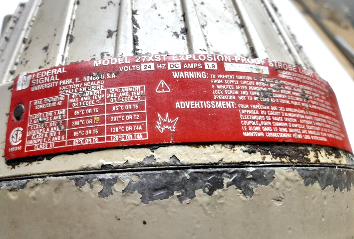 Federal Signal 27XST Explosion Proof Strobe Warning light Amber Ser E 24VDC 1.9A