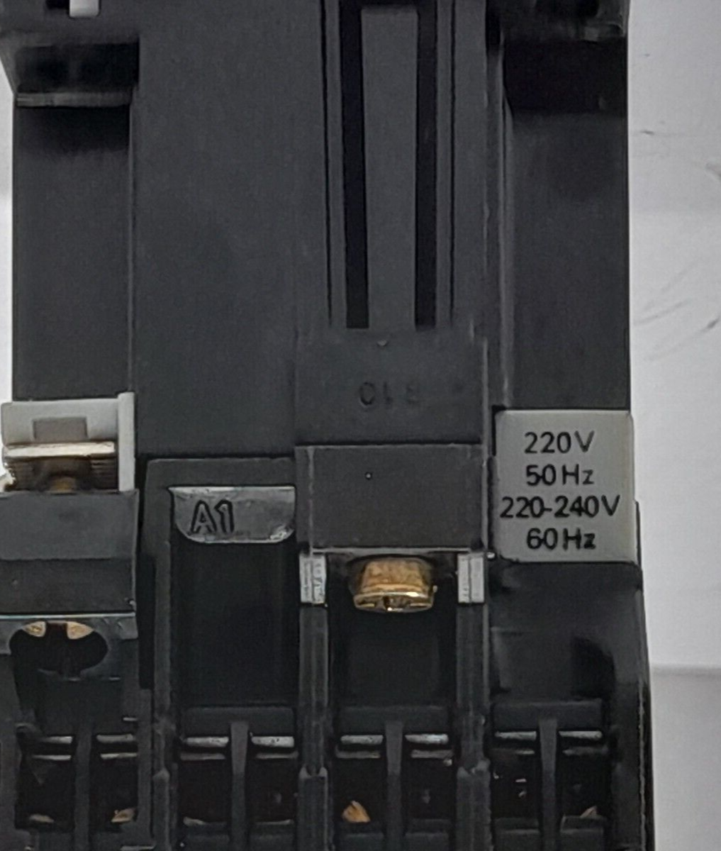 Telemecanique CA2DN1229 *A65 Relay 70712022 220V 50Hz 220-240V 60Hz