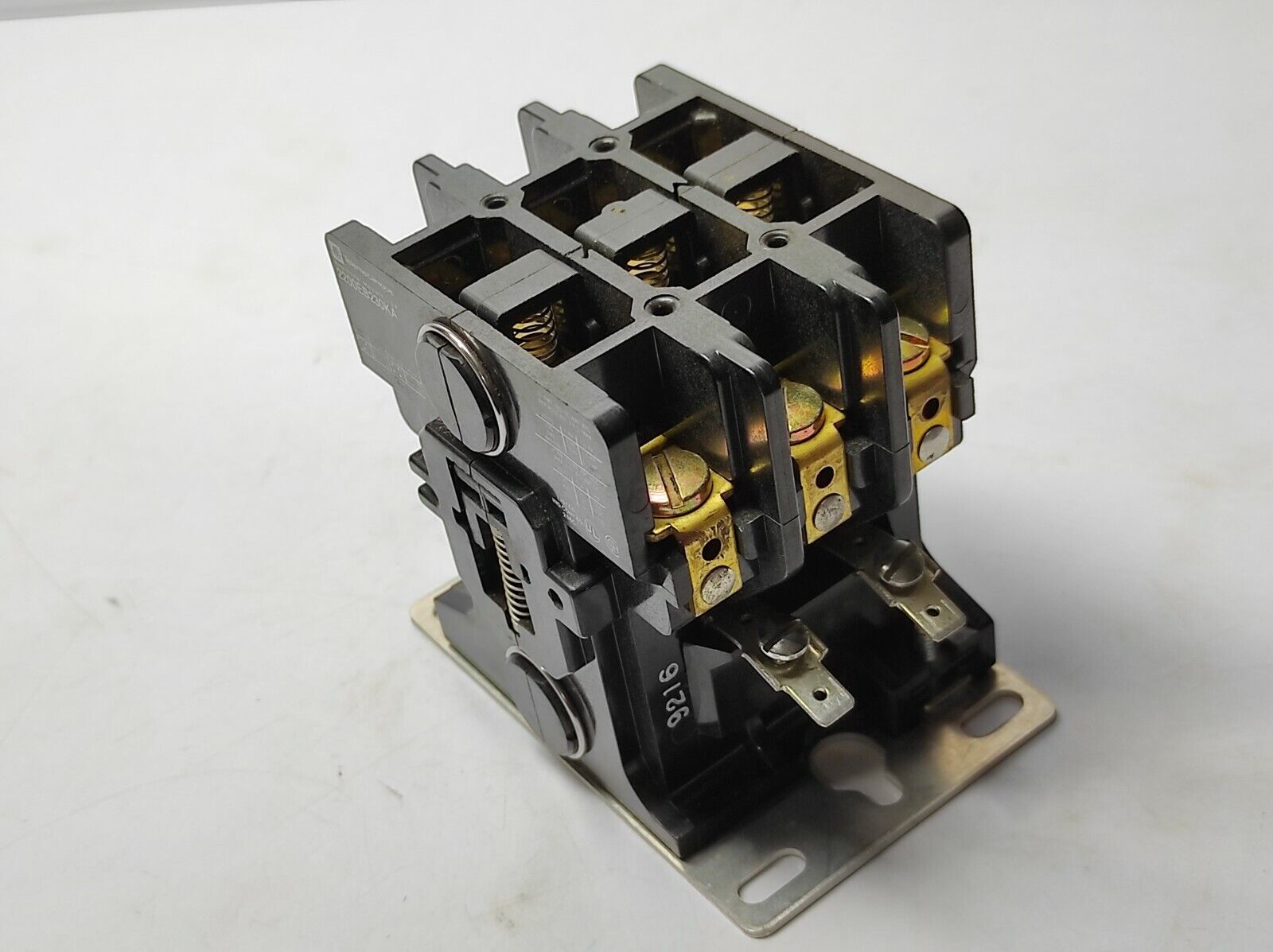 Telemecanique 2200EB230KA Contactor 25AMP IND./30 AMP RES. Per Pole 600VAC Max