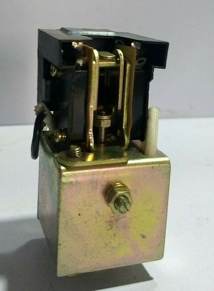 Under Voltage Trip Device - AUT-1 Sr.No.717NS - TA-8470-1-1