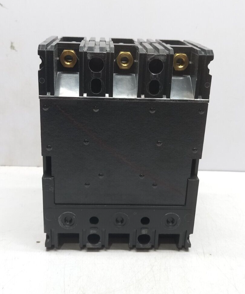 Square D FHP36030 Circuit Breaker 30A 3P 600VAC 250VDC 50/60Hz FH 30 A