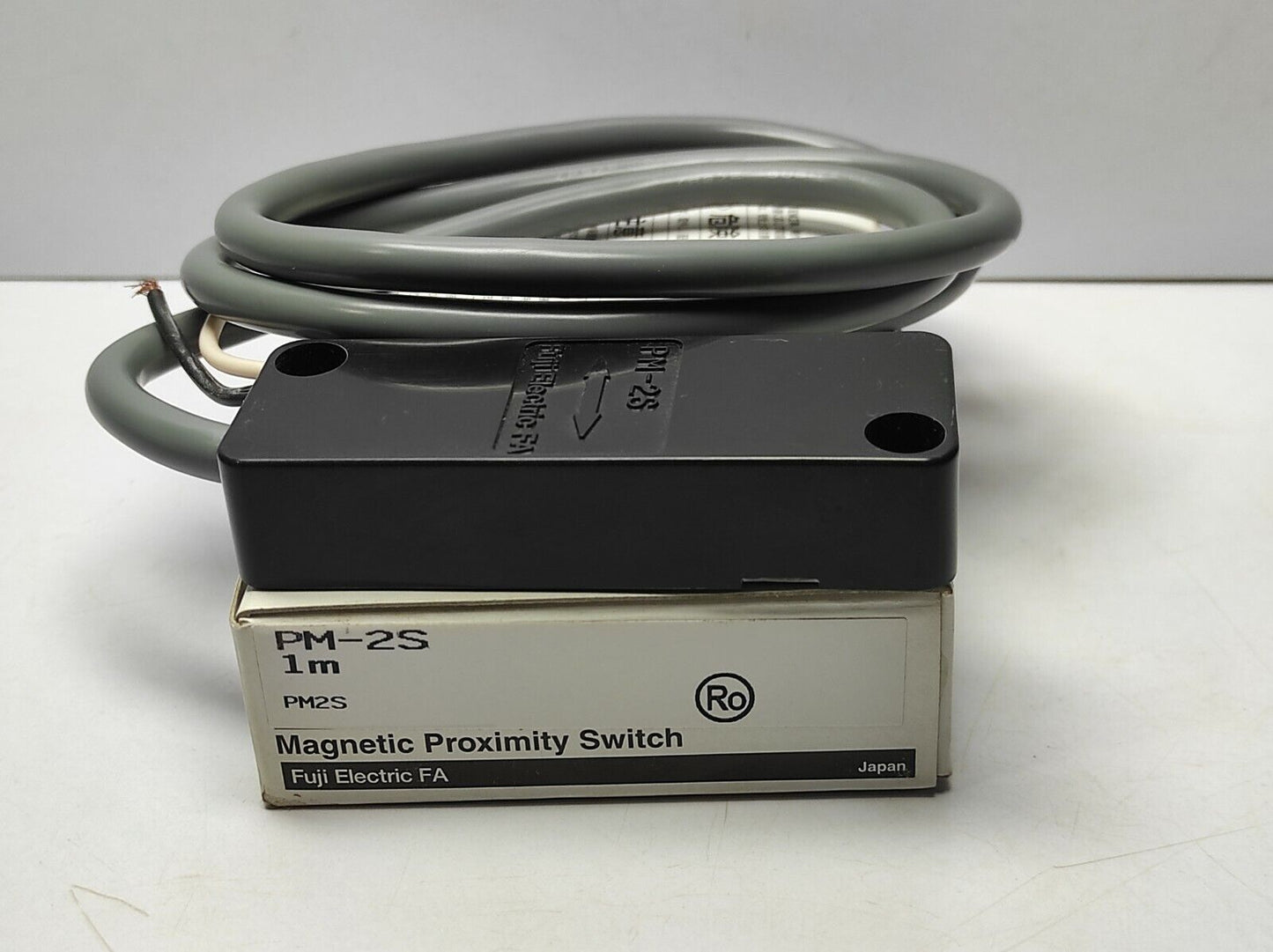 Fuji Electric PM-2S Magnetic Proximity Switch PM2S 1m