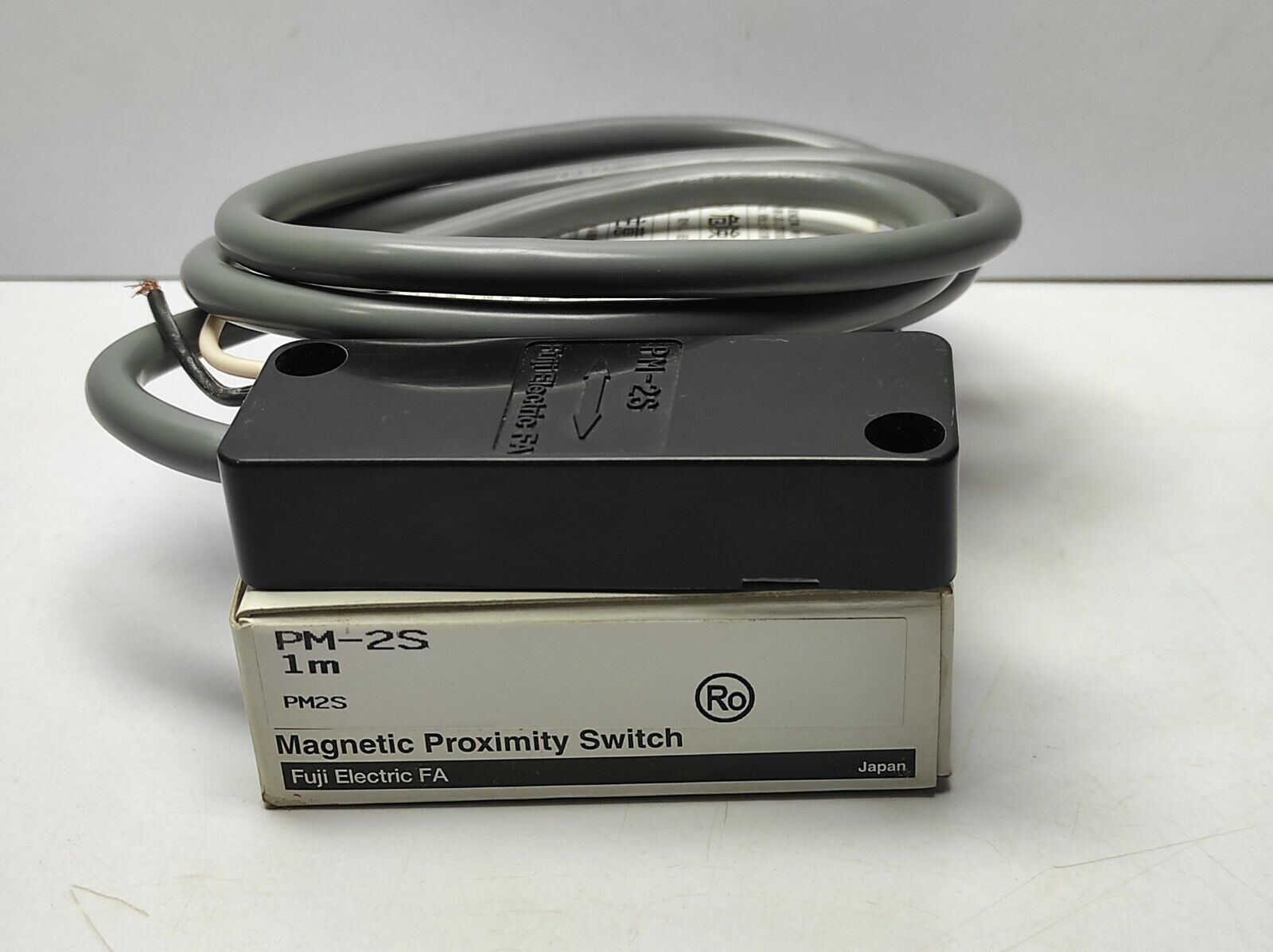 Fuji Electric PM-2S Magnetic Proximity Switch PM2S 1m