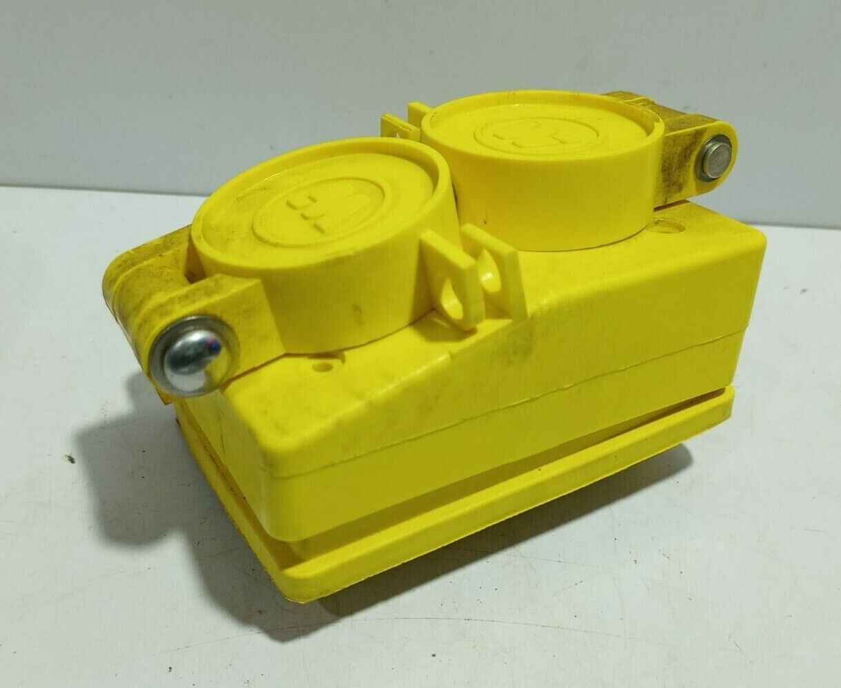 Woodhead 1301460131 Receptacle Watertite Double Coverplate Nema5- 15A