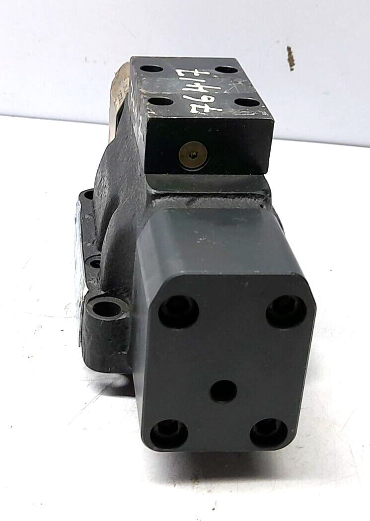 Vickers DG3S4-042A-T-40 588471 Directional Control Valve Varco 76417 Max Pressur