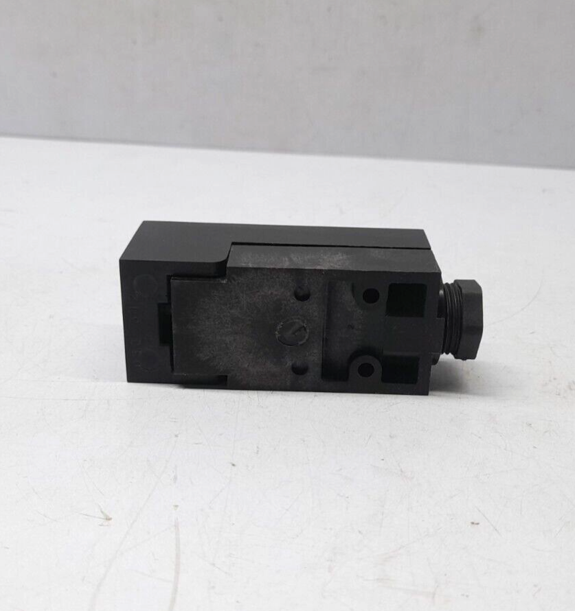 Telemecanique XSB N10122 Inductive Proximity Switch 7-12VDC