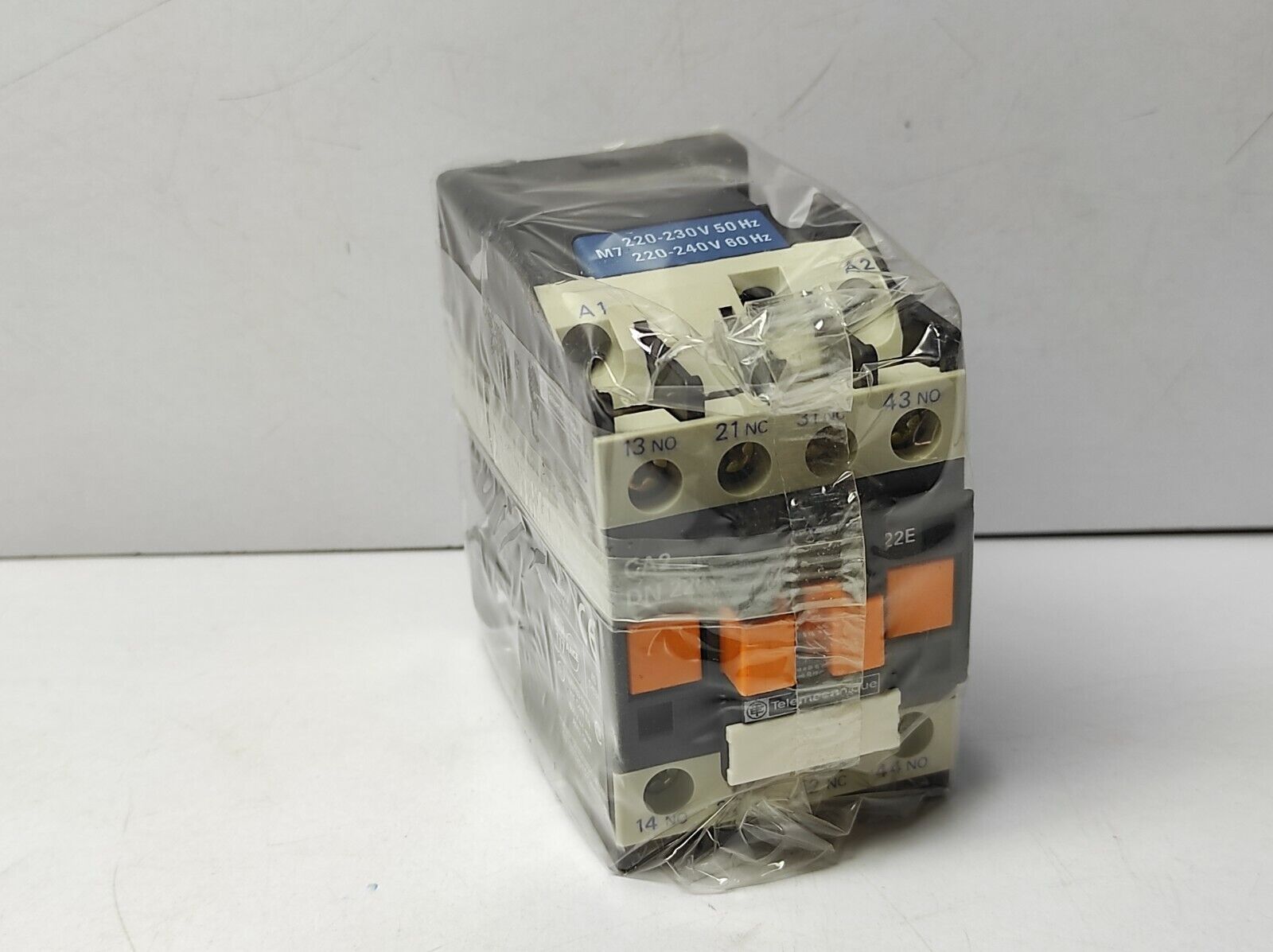 Telemecanique CA2 DN22M7 Control Relay CA2 DN22 220-230V 50Hz 220-240V 60Hz