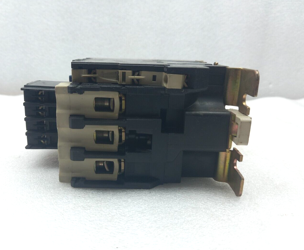 Telemecanique LC1-D65 Contactor 600V a.c.max Telemecanique LA1-D13A65