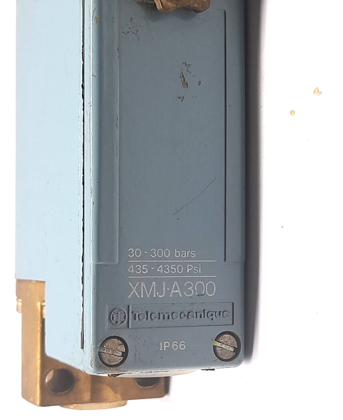 Telemecanique XMJA300 Pressure Switch 30-300 Bars 435-4350 PSI (1)