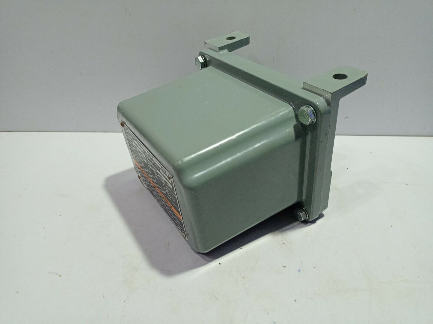 Square D 9012 GAR24 Pressure Switch Range 1.5-75