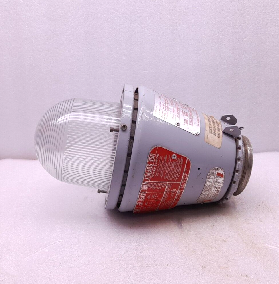 Appleton A-51 Series AAU-15N Explosion Proof Lighting Fixture 300Vmax AC Only