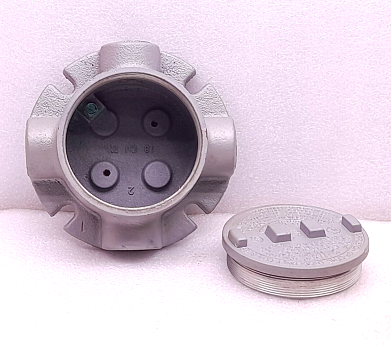 Appleton GRFX50 Junction Box 4-Way ½ In NPT GRF Flanged Explosion Proof