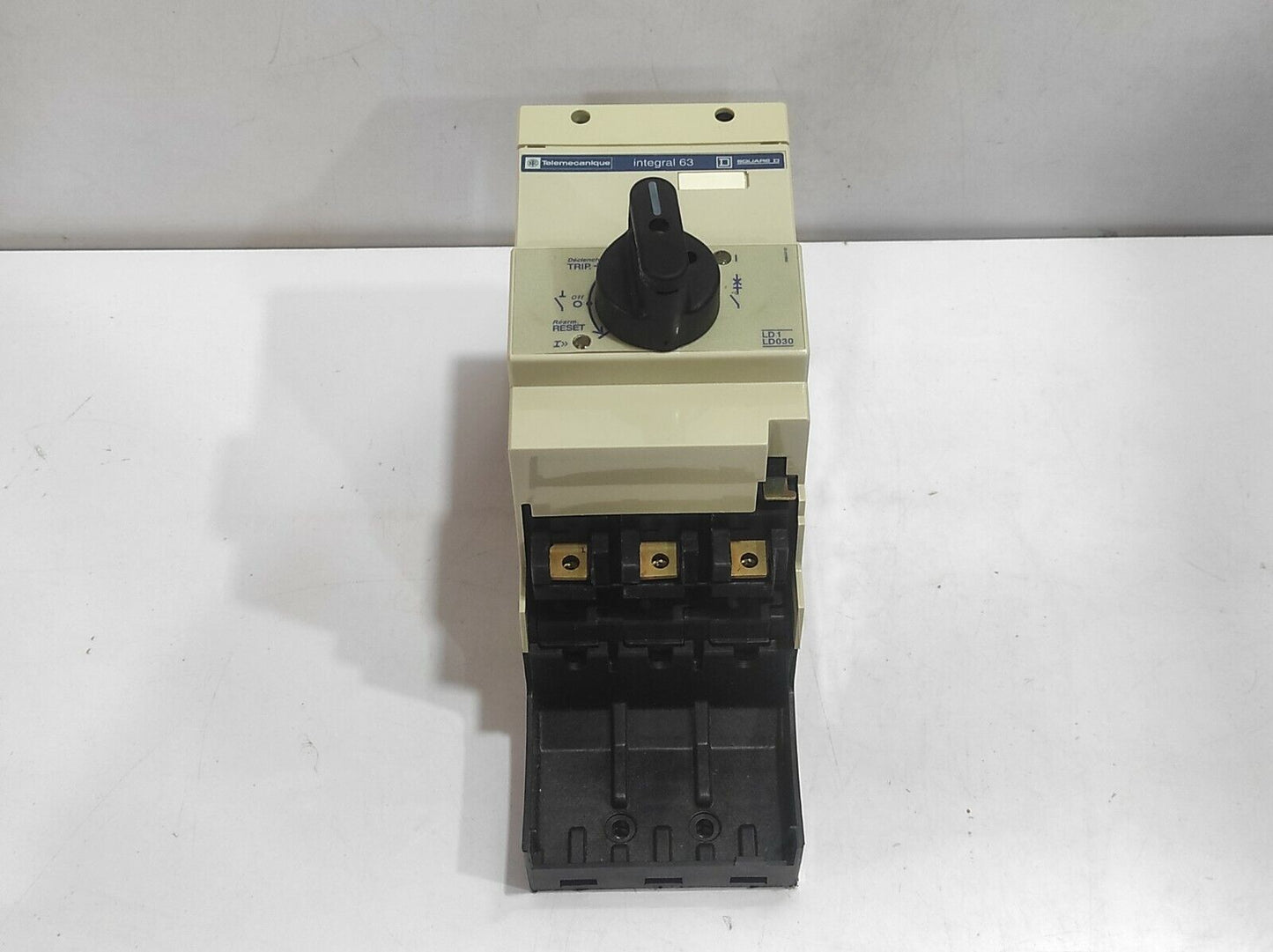 Telemecanique LD1LD030FC Contactor 45A-63A 600V 3PH 40HP Integral 63