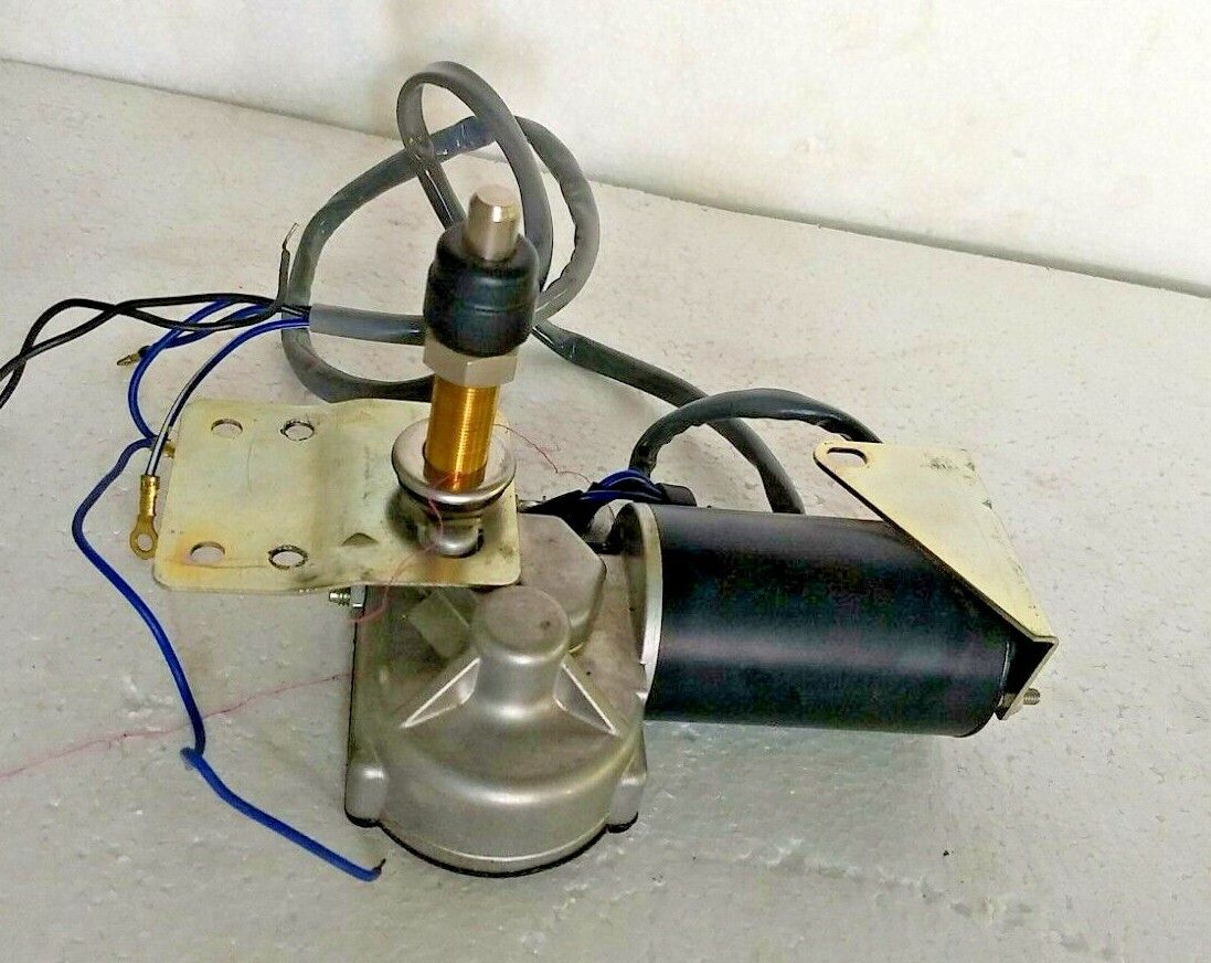 Asmo Window Wiper Motor For OBE Deck Crane - 80 Deg.Sweep 10mm Dia 75mm Shaft 