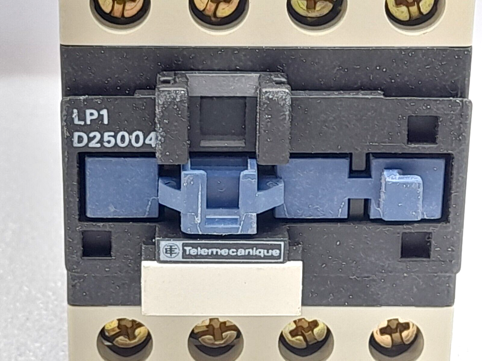 Telemecanique LP1D25004MD Contactor LP1 D25004 4P Ith 40A Coil MD 220VDC