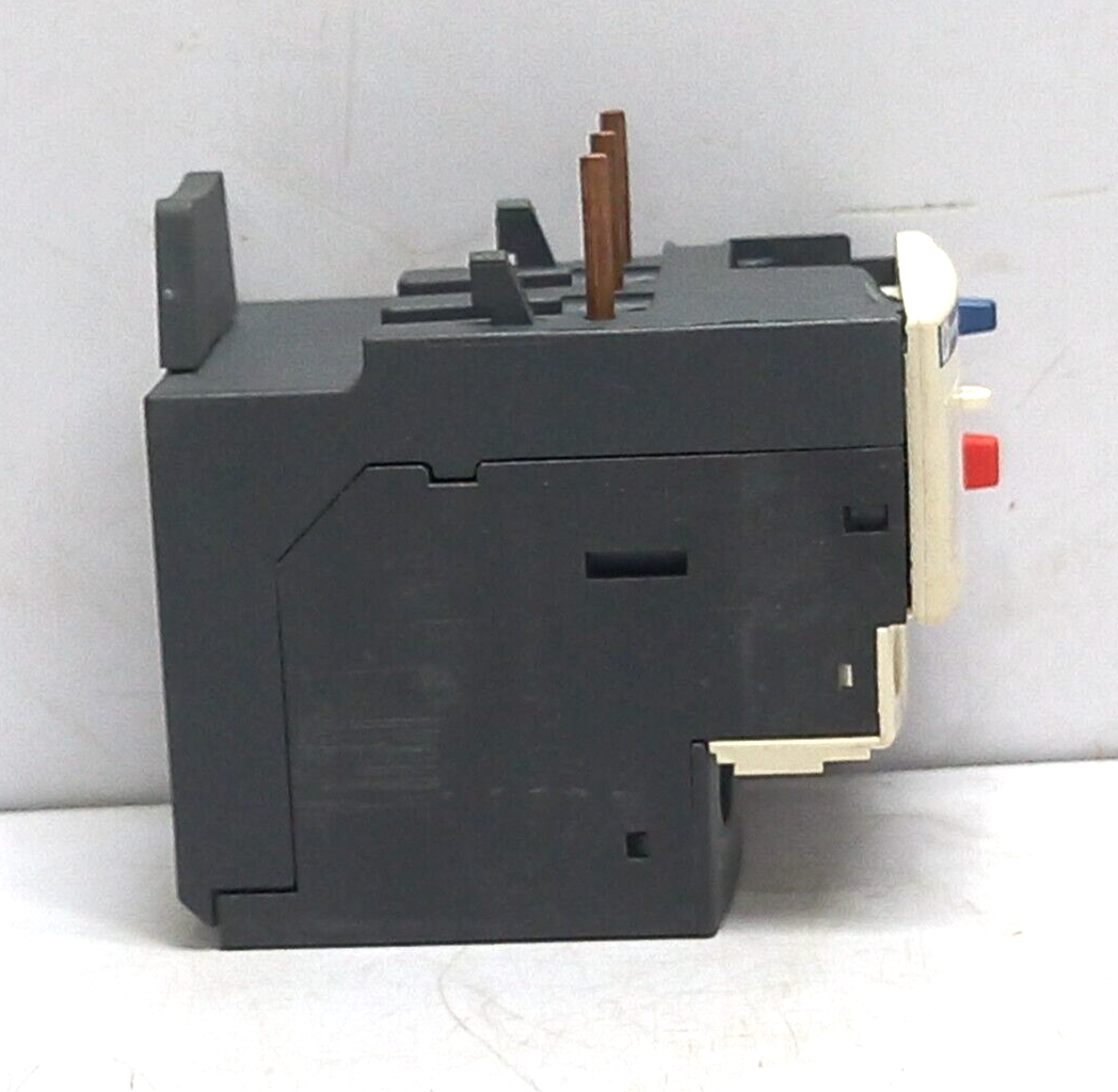 Telemecanique Square D LRD 35 Overload Relay 30-38A Ui 690V Uimp 6kV LRD35