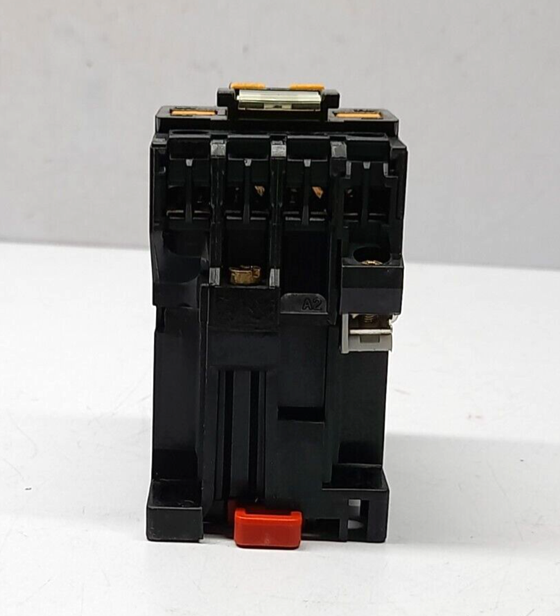 Telemecanique CA2DN1229 *A65 Relay 70712022 220V 50Hz 220-240V 60Hz