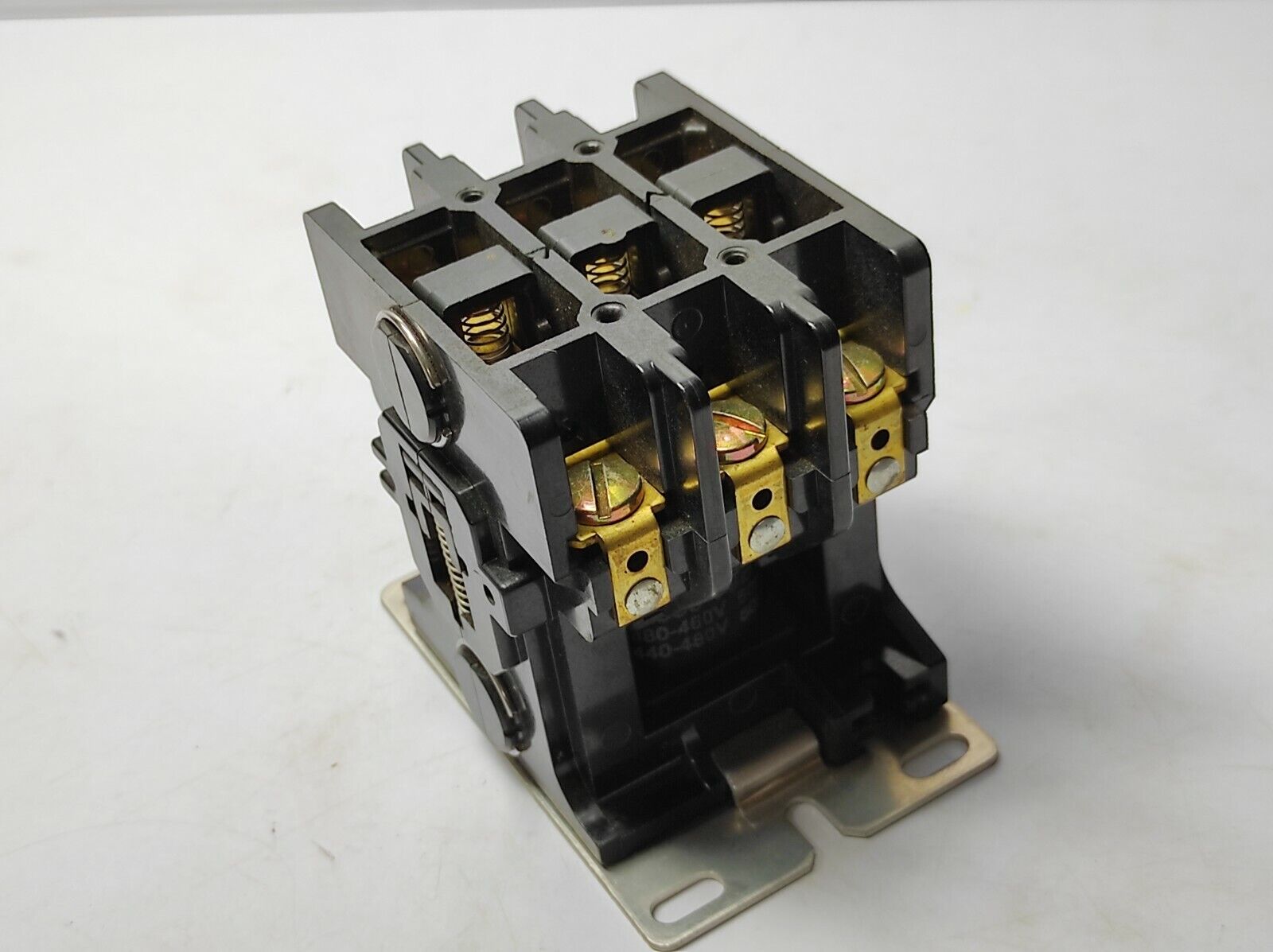 Telemecanique 2200EB230KA Contactor 25AMP IND./30 AMP RES. Per Pole 600VAC Max