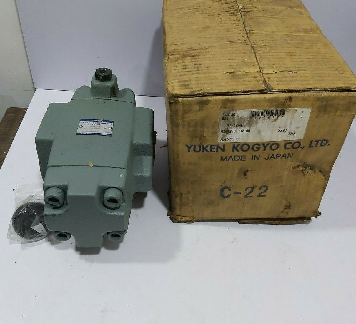 YUKEN RT-10-H-22900801 PRESSURE REDUCING VALVE 7-20.5MPa RT-10-H-2290