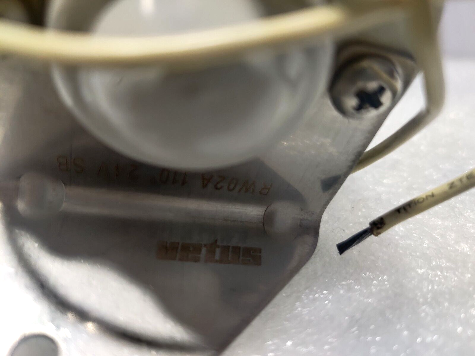 Vetus RW02A Wiper Motor 110° 24V SB