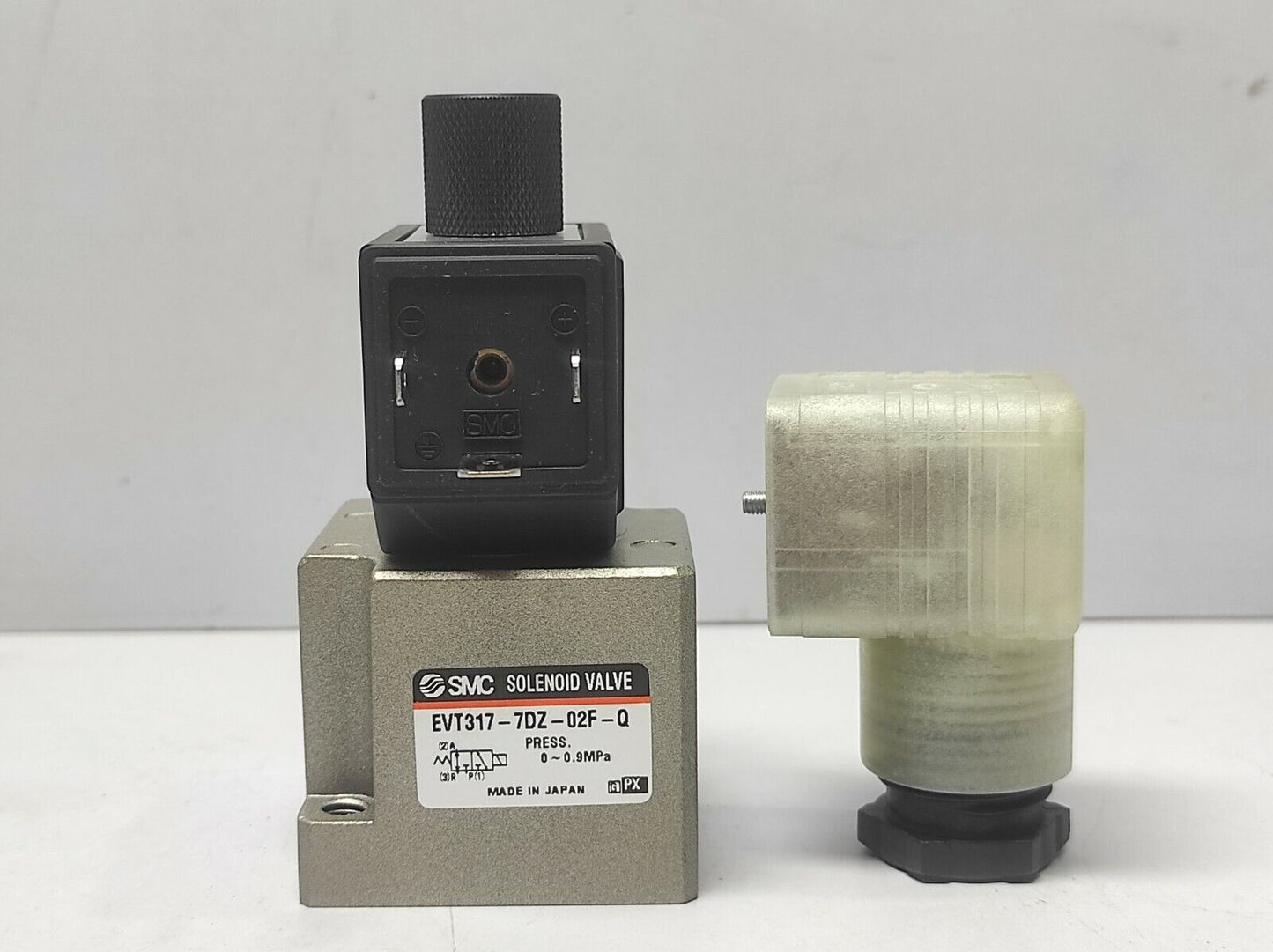 SMC EVT317-7DZ-02F-Q Solenoid Valve EVT3177DZ02FQ / Press 0~0.9MPa