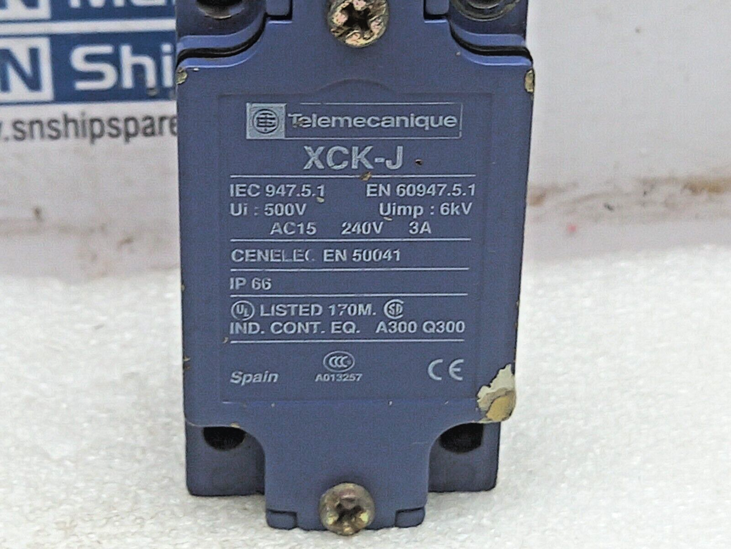 Telemecanique XCK-J Limit Switch AC15 240V 3A With ZCK-E05 Head