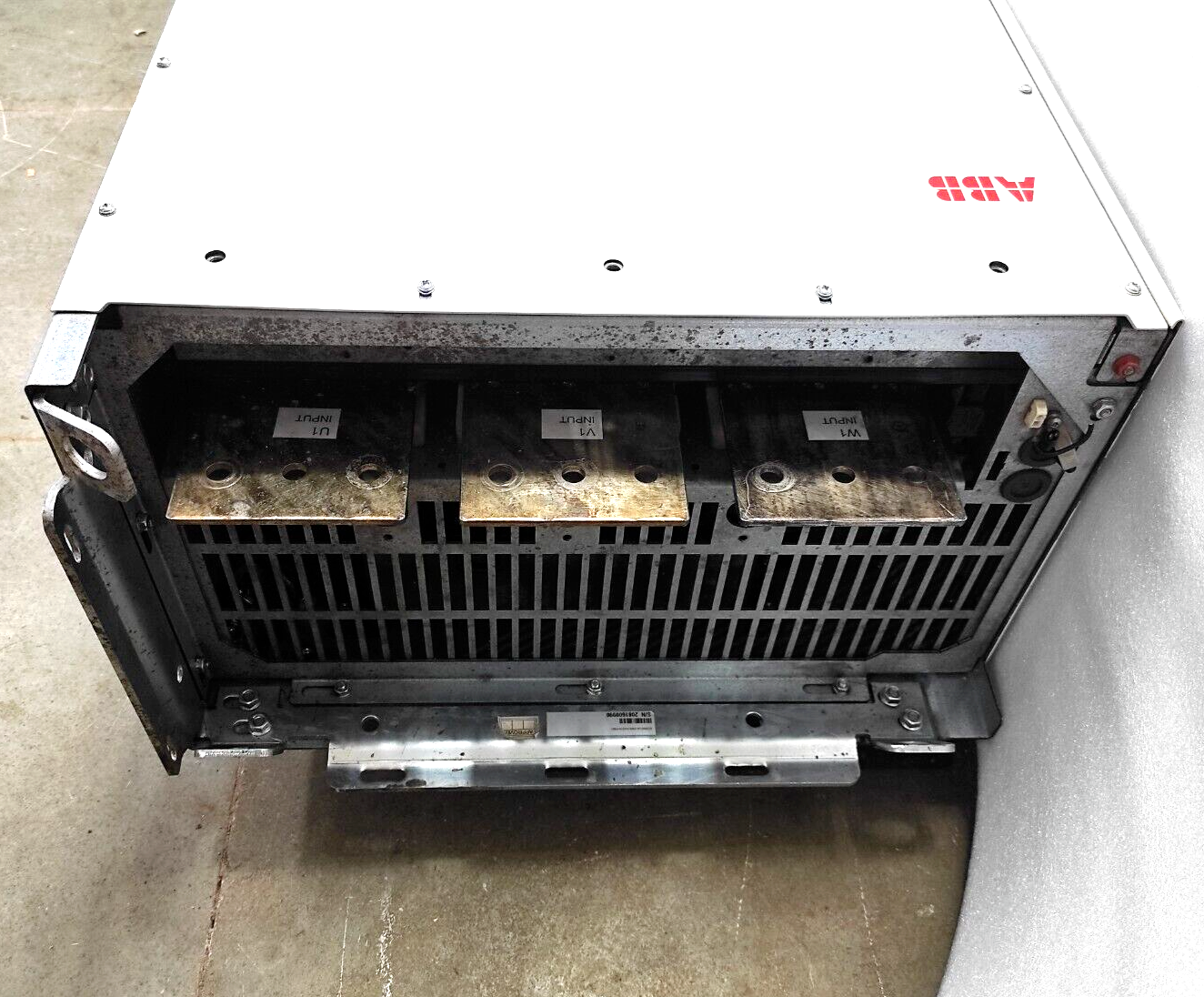 ABB ACS800-U4-0300-5+E210+P901 Drive Module 300HP 180kW ACS800-U4