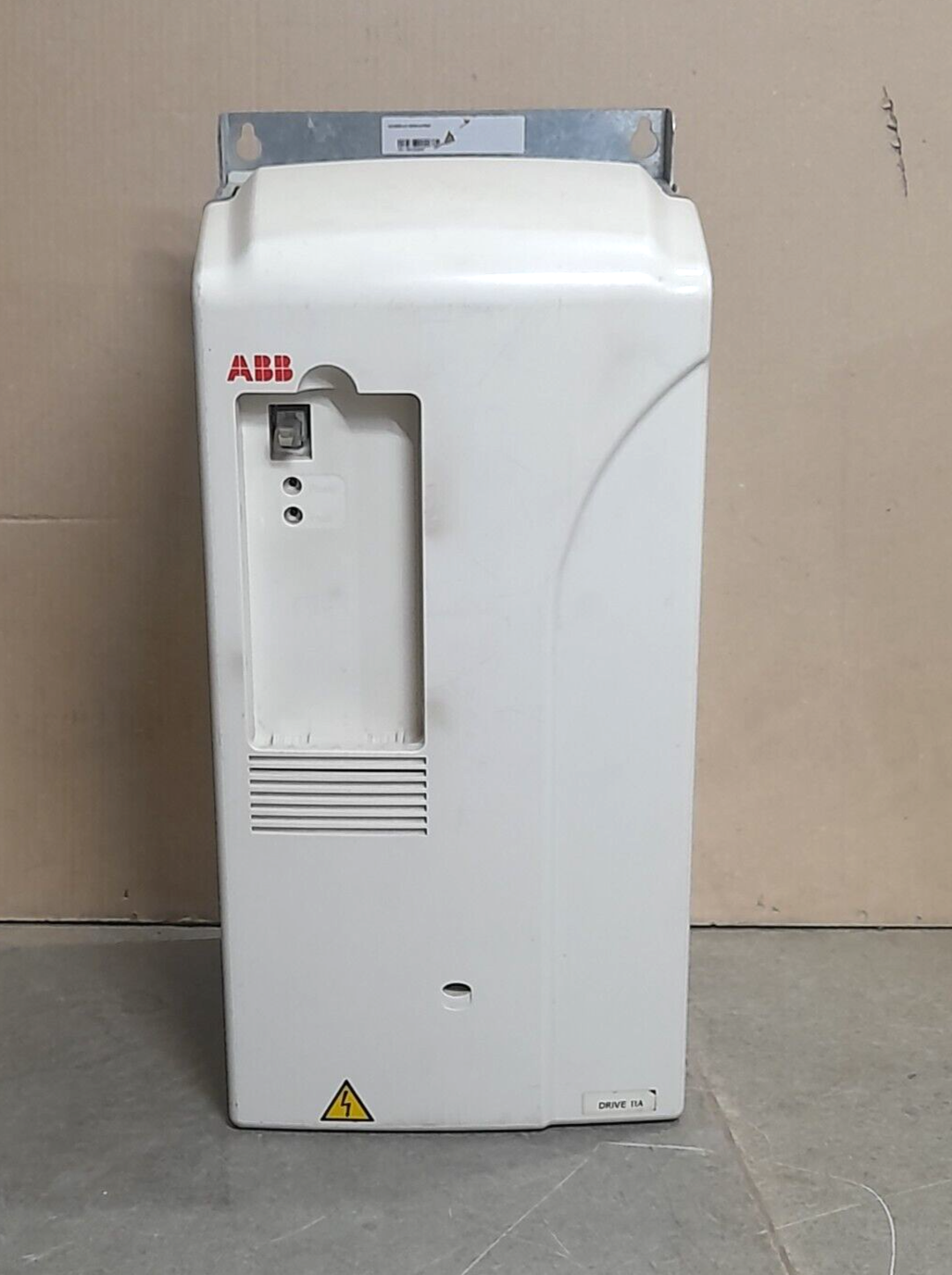 ABB ACS800-U1-0030-5+P901 VFD AC Drive 30 HP