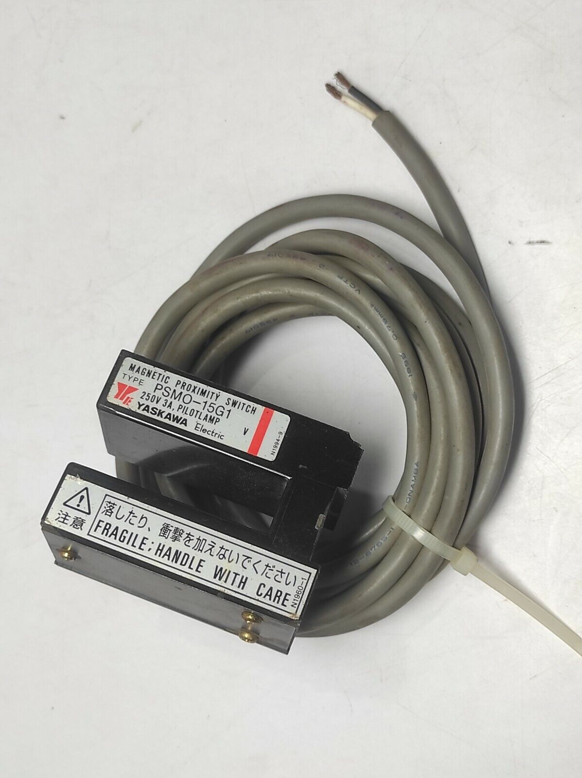 Yaskawa PSMO-15G1 Magnetic Proximity Switch PSMO15G1 250V 3A Pilotlamp