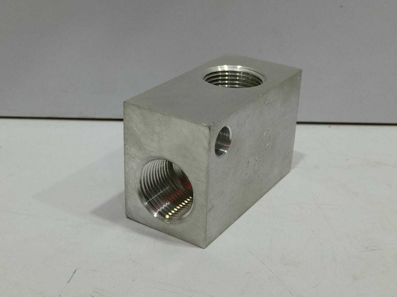 Sun Hydraulics CAD 9ET7 Valve Block