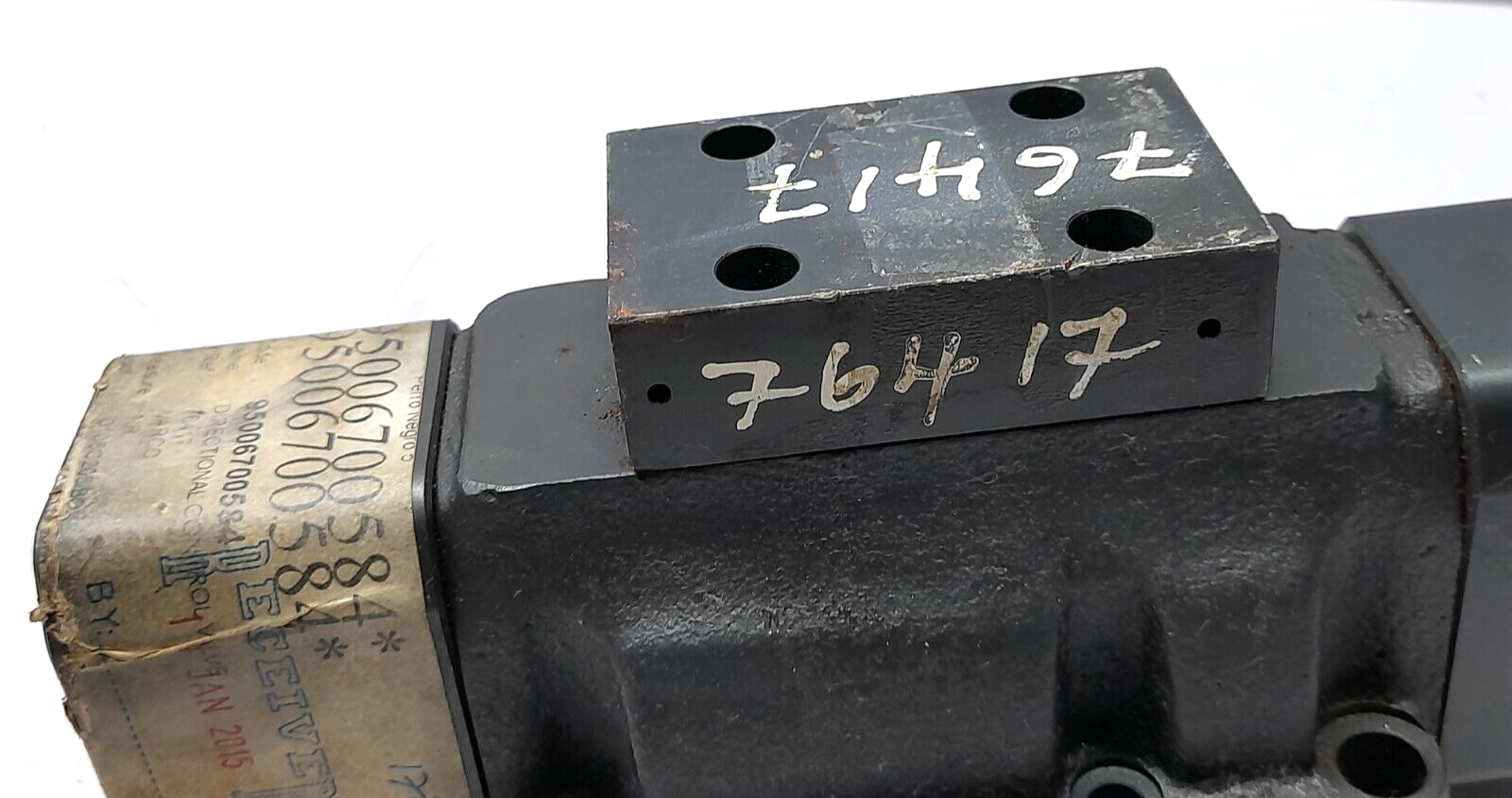 Vickers DG3S4-042A-T-40 588471 Directional Control Valve Varco 76417 Max Pressur